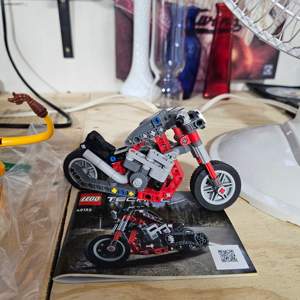 LEGO Technic Motorcycle 42132 2-in-1 Model Building Kit with Manual